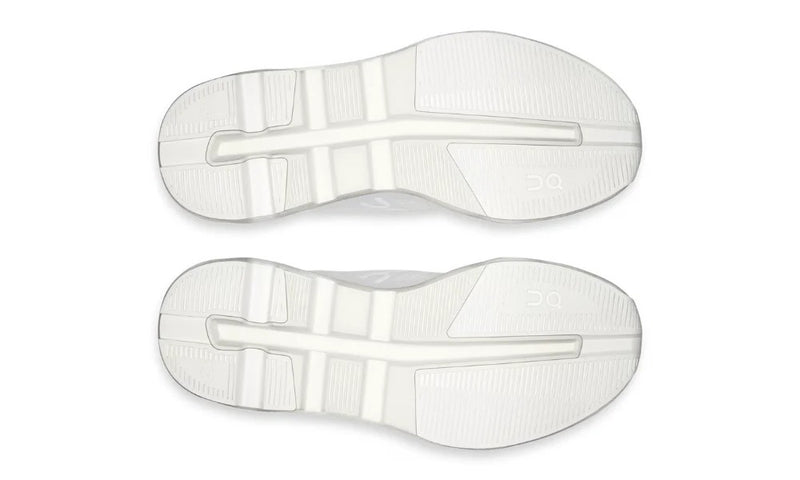 On Cloudzone 'Triple White'